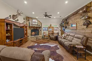 606 Hillside Cir, Little Elm, TX 75068 - Photo 13