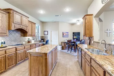 11091 Apple Valley Drive, Frisco, TX 75033 - Photo 9