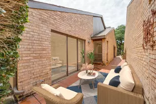 3316 Courtyard Pl, Farmers Branch, TX 75234 - Photo 3