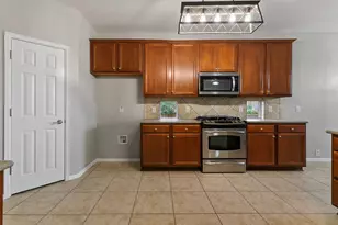 10513 Donnis Dr, Fort Worth, TX 76244 - Photo 9