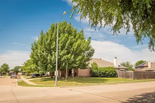 600 Fossil Wood Dr, Saginaw, TX 76179 - Photo 5