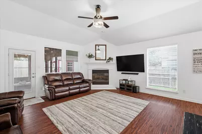 8106 Summerleaf Drive, Arlington, TX 76001 - Photo 7