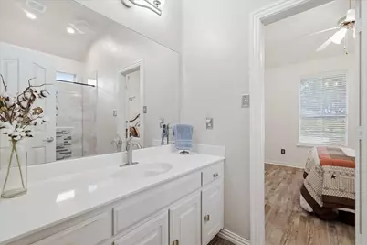 8106 Summerleaf Drive, Arlington, TX 76001 - Photo 19