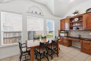 8106 Summerleaf Dr, Arlington, TX 76001 - Photo 11