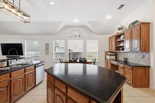 8106 Summerleaf Dr, Arlington, TX 76001 - Photo 5