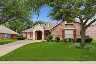 8106 Summerleaf Dr, Arlington, TX 76001 - Photo 1