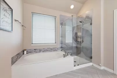 8106 Summerleaf Drive, Arlington, TX 76001 - Photo 19