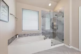 8106 Summerleaf Dr, Arlington, TX 76001 - Photo 19
