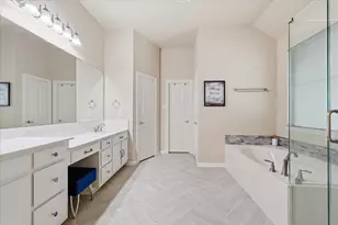 8106 Summerleaf Dr, Arlington, TX 76001 - Photo 17