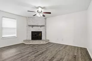 5717 Cedar Ridge Dr, Arlington, TX 76017 - Photo 9