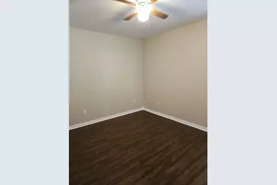 217 E Craven Avenue #C & D, Lacy Lakeview, TX 76705 - Photo 11