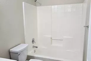217 E Craven Ave, Lacy Lakeview, TX 76705 - Photo 13