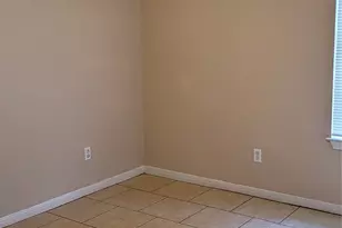 217 E Craven Ave, Lacy Lakeview, TX 76705 - Photo 7