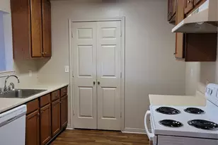 219-221 E Craven Ave, Lacy Lakeview, TX 76705 - Photo 9