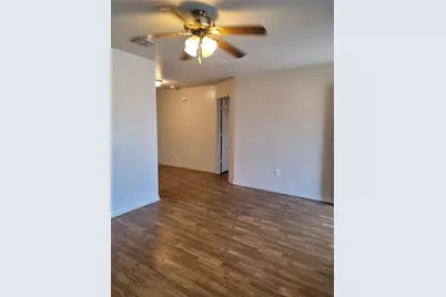 219-221 E Craven Avenue, Lacy Lakeview, TX 76705 - Photo 13