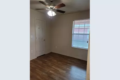 219-221 E Craven Avenue, Lacy Lakeview, TX 76705 - Photo 7