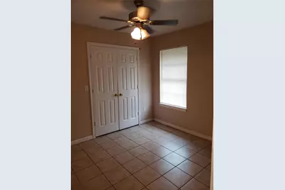 219-221 E Craven Avenue, Lacy Lakeview, TX 76705 - Photo 3