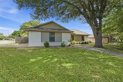 1701 Tobie Layne Street, Benbrook, TX 76126 - Photo 5