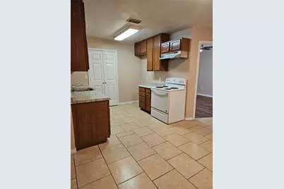 223-225 E Craven Avenue, Lacy Lakeview, TX 76705 - Photo 17