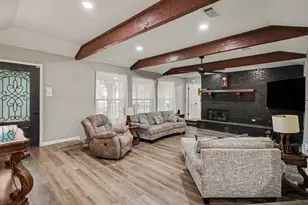 1908 Thousand Oaks Dr, Burleson, TX 76028 - Photo 5