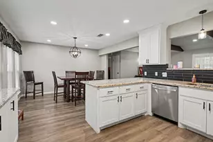 1908 Thousand Oaks Dr, Burleson, TX 76028 - Photo 9