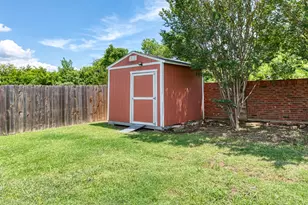 934 Plumeria Dr, Arlington, TX 76002 - Photo 33