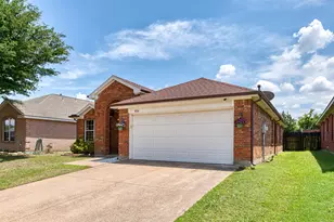 934 Plumeria Dr, Arlington, TX 76002 - Photo 3