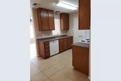 227-229 E Craven Avenue, Lacy Lakeview, TX 76705 - Photo 5