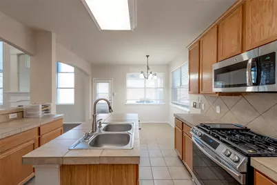1301 W Collins Circle, Wylie, TX 75098 - Photo 9