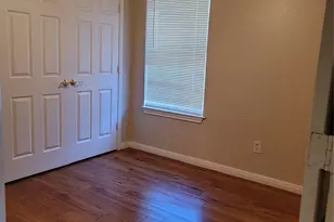 231-233 E Craven Ave, Lacy Lakeview, TX 76705 - Photo 3