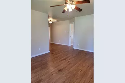 231-233 E Craven Avenue, Lacy Lakeview, TX 76705 - Photo 5
