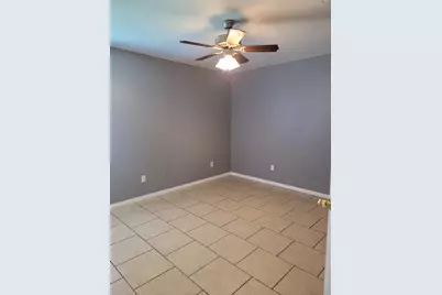 235-237 E Craven Avenue, Lacy Lakeview, TX 76705 - Photo 3