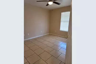239-241 E Craven Avenue, Lacy Lakeview, TX 76705 - Photo 11