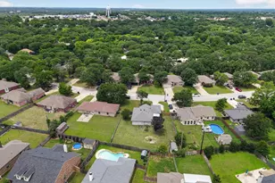 724 Oak Park Dr, Azle, TX 76020 - Photo 37