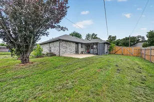 724 Oak Park Dr, Azle, TX 76020 - Photo 31