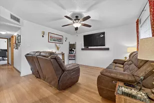 724 Oak Park Dr, Azle, TX 76020 - Photo 23