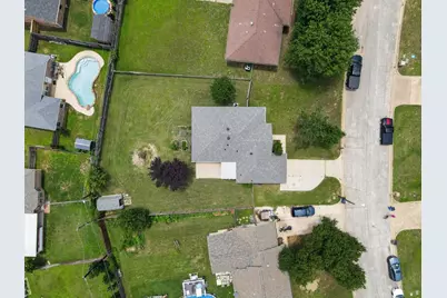 724 Oak Park Drive, Azle, TX 76020 - Photo 7