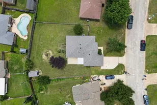 724 Oak Park Dr, Azle, TX 76020 - Photo 7