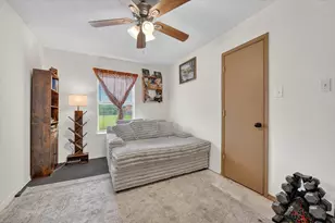 724 Oak Park Dr, Azle, TX 76020 - Photo 27