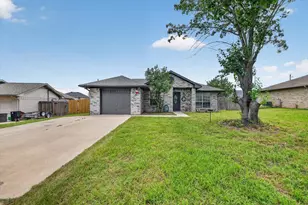 724 Oak Park Dr, Azle, TX 76020 - Photo 1