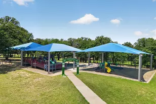 724 Oak Park Dr, Azle, TX 76020 - Photo 25