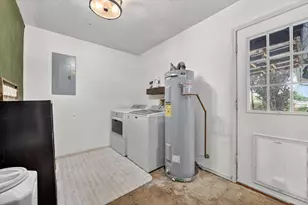 724 Oak Park Dr, Azle, TX 76020 - Photo 29