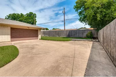 2101 Spanish Trail, Irving, TX 75060 - Photo 25