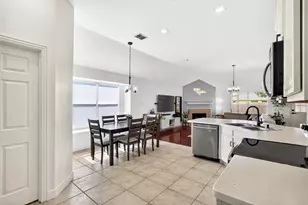 1347 Lake Forest Dr, Grand Prairie, TX 75052 - Photo 7