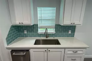 1225 Turner St, Waco, TX 76704 - Photo 9