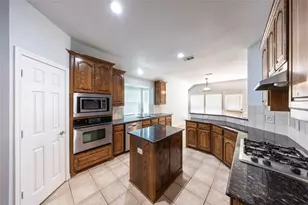 10706 St Annes Dr, Rowlett, TX 75089 - Photo 13