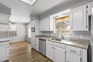 3906 Cimmaron Trail, Granbury, TX 76049 - Photo 11