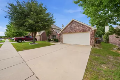 4521 Lakeside Hollow Street, Fort Worth, TX 76262 - Photo 7
