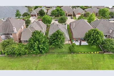 4521 Lakeside Hollow Street, Fort Worth, TX 76262 - Photo 5