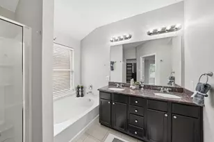 4521 Lakeside Hollow St, Fort Worth, TX 76262 - Photo 25